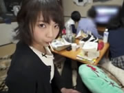 女友在身旁的舔吻誘惑強制中出戶田真琴